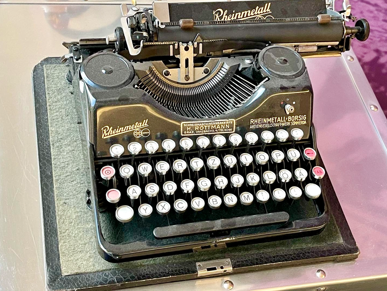 Rheinmetall-Schreibmaschine.jpgX